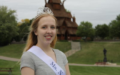 Beekeeper, cancer survivor named Miss Norsk Høstfest 2015