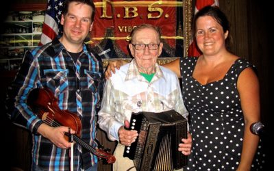 American musician Dwight Lamb receives a medal from Danish National Folk Musicians